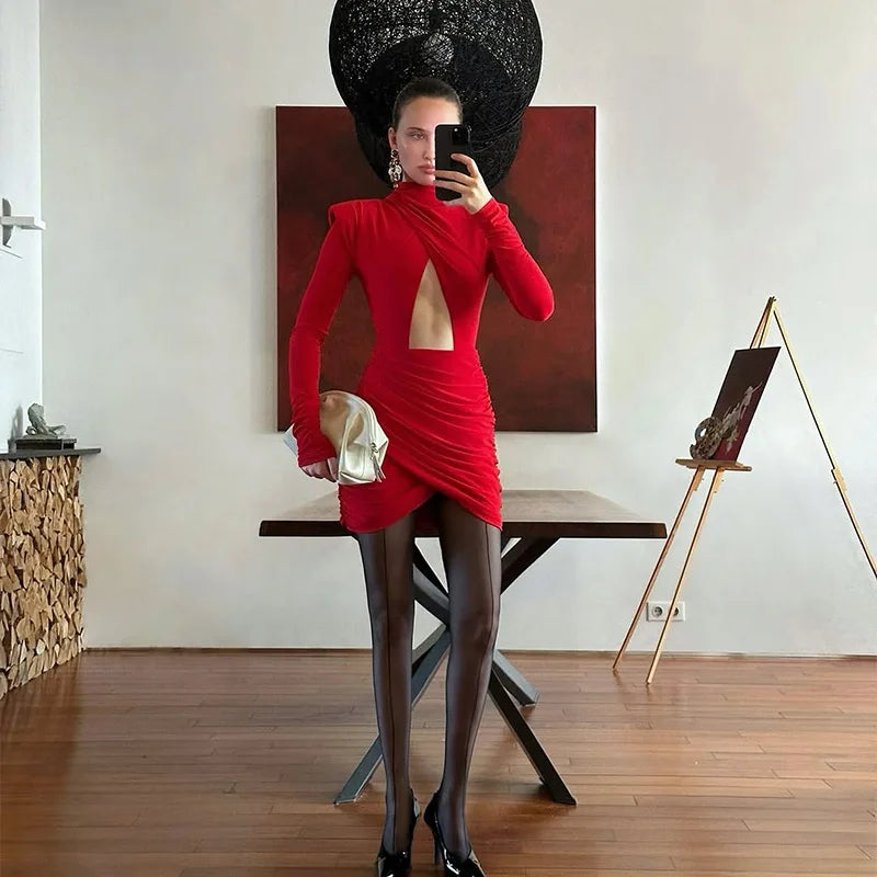 Vestido Mini Plisado con Hombreras - Cuello Medio y Manga Larga