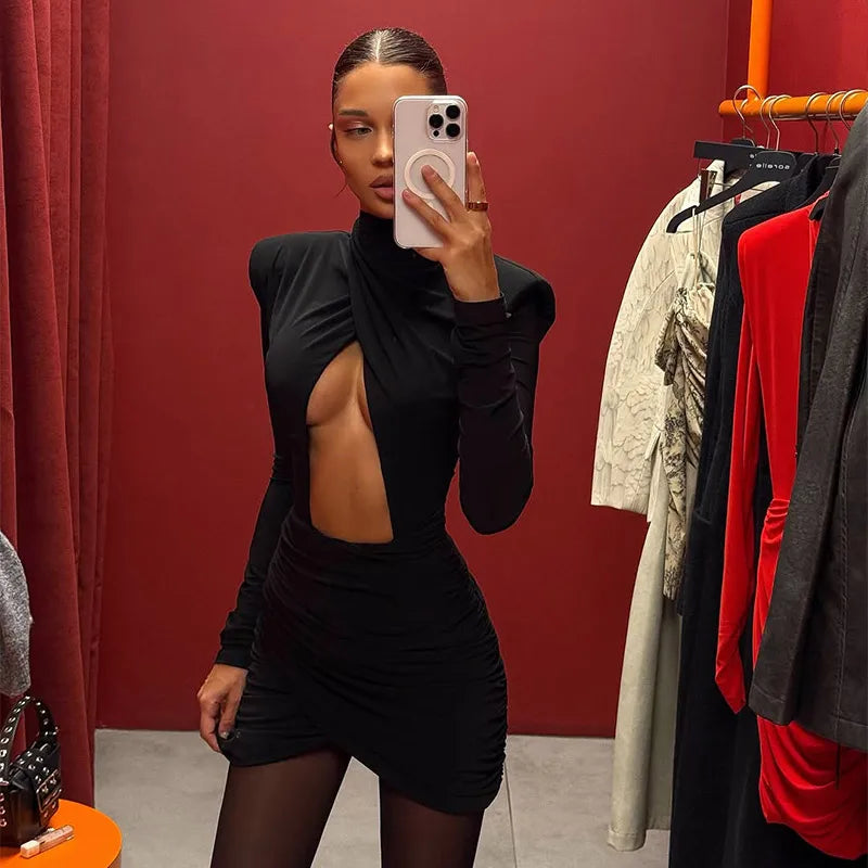 Vestido Mini Plisado con Hombreras - Cuello Medio y Manga Larga