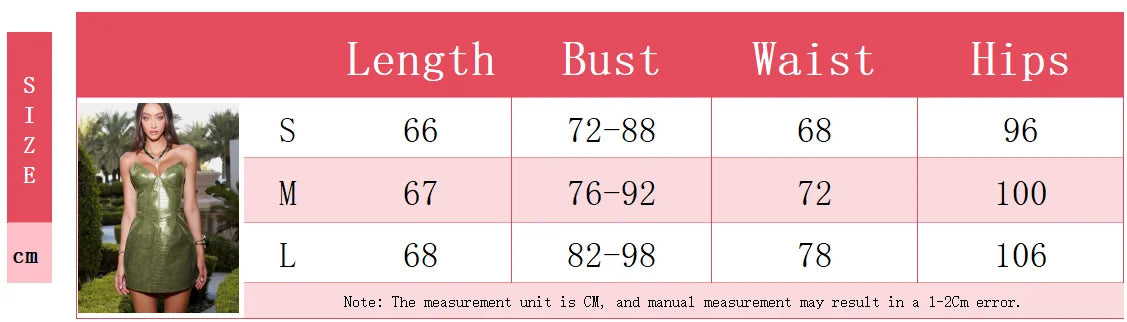 Vestido Corto de Cuero Sintético - Sin Tirantes