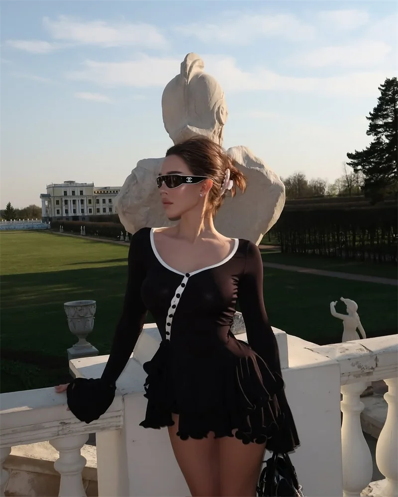 Vestido Mini Línea A con Volantes - Escote en V y Manga Larga