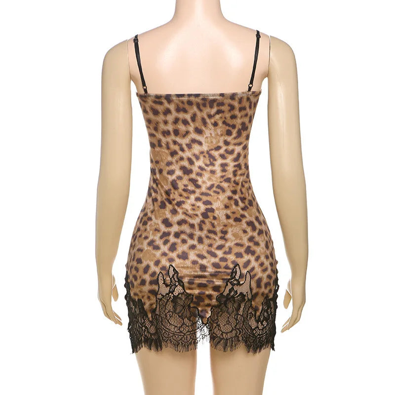 Vestido Mini con Estampado Leopardo y Encaje - Tirantes Finos