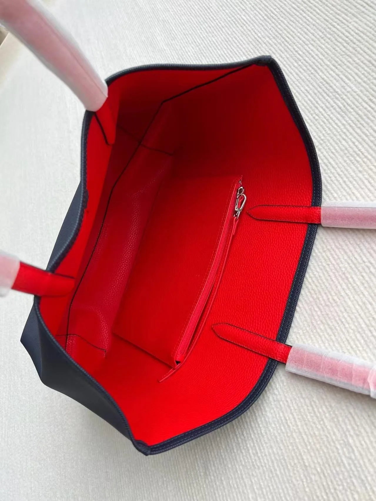 Bolso de Mano Gran Capacidad - Modelo 2025 Portátil PU