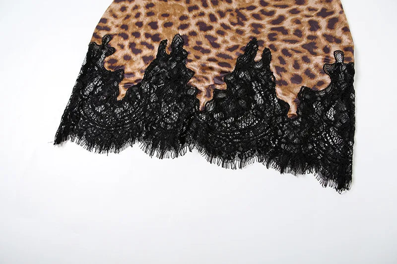 Vestido Mini con Estampado Leopardo y Encaje - Tirantes Finos