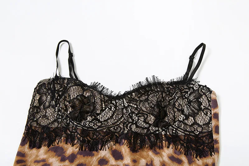 Vestido Mini con Estampado Leopardo y Encaje - Tirantes Finos