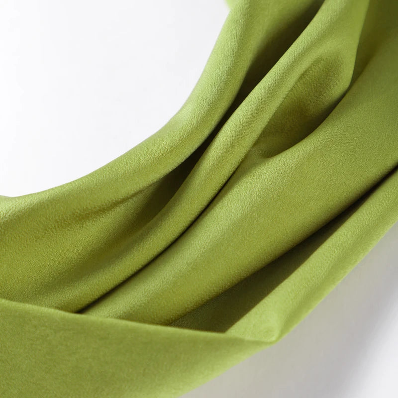 Vestido de Satén con Lazos - Cuello Halter y Espalda Descubierta