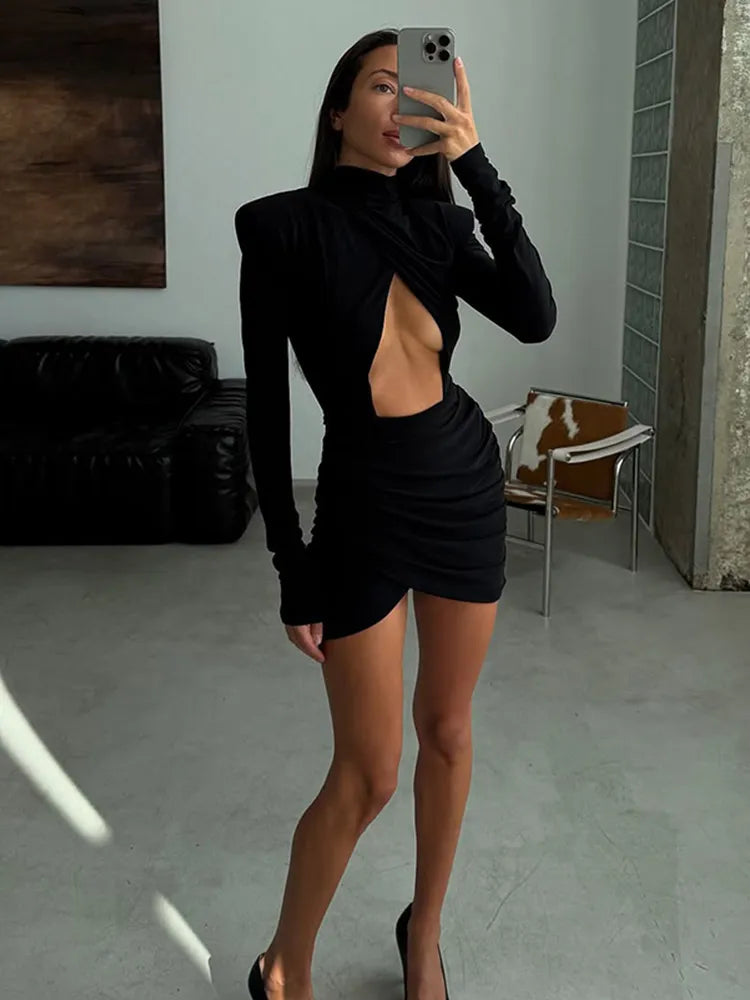 Vestido Mini Plisado con Hombreras - Cuello Medio y Manga Larga