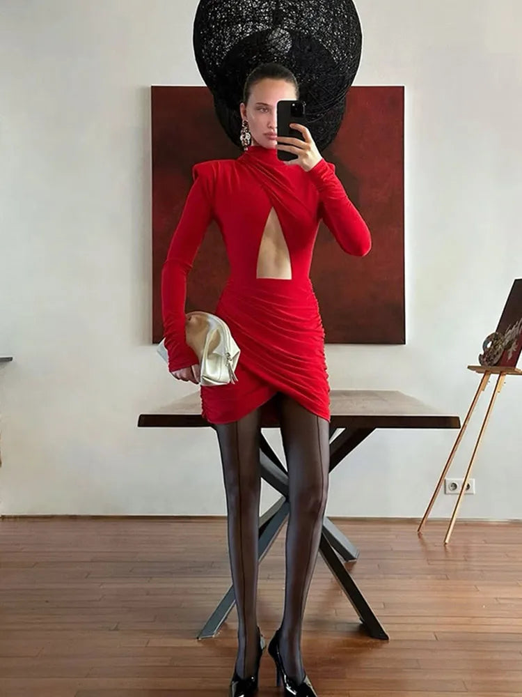 Vestido Mini Plisado con Hombreras - Cuello Medio y Manga Larga