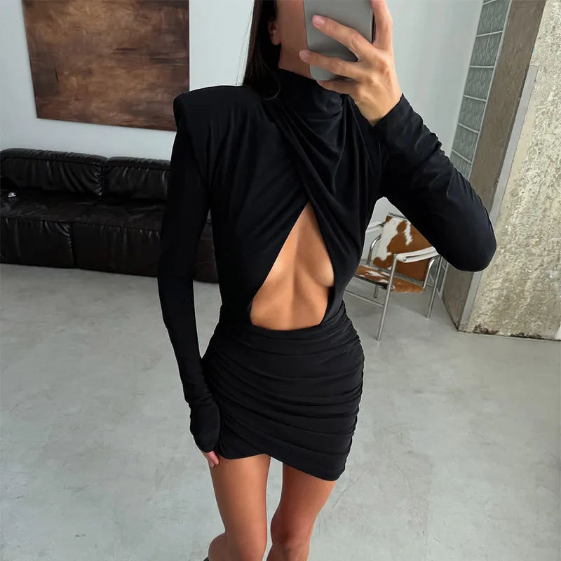 Vestido Mini Plisado con Hombreras - Cuello Medio y Manga Larga