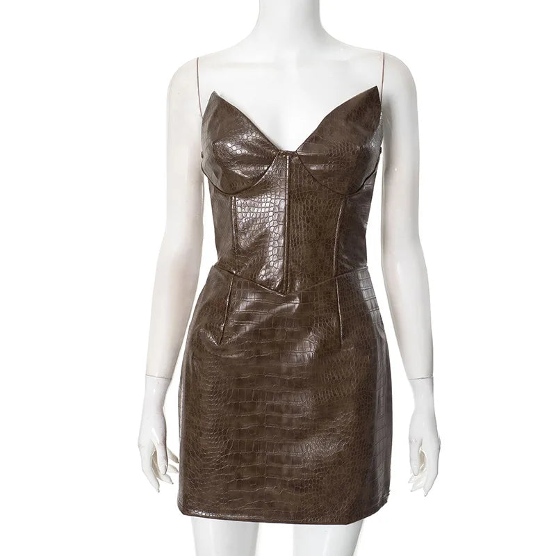 Vestido Corto de Cuero Sintético - Sin Tirantes