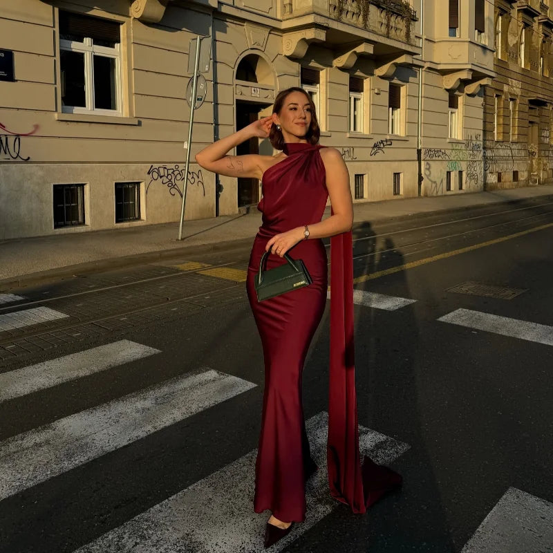 Vestido de Satén con Lazos - Cuello Halter y Espalda Descubierta