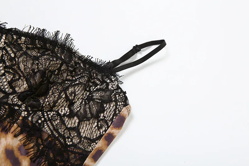 Vestido Mini con Estampado Leopardo y Encaje - Tirantes Finos