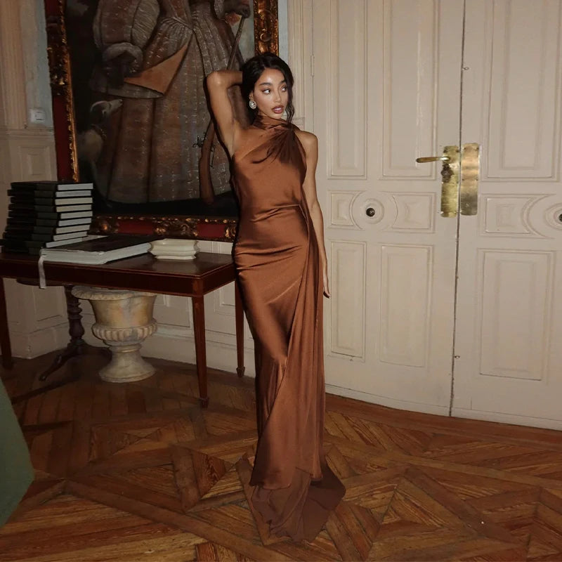 Vestido de Satén con Lazos - Cuello Halter y Espalda Descubierta