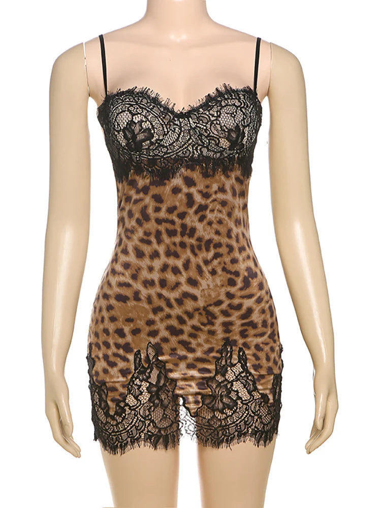 Vestido Mini con Estampado Leopardo y Encaje - Tirantes Finos