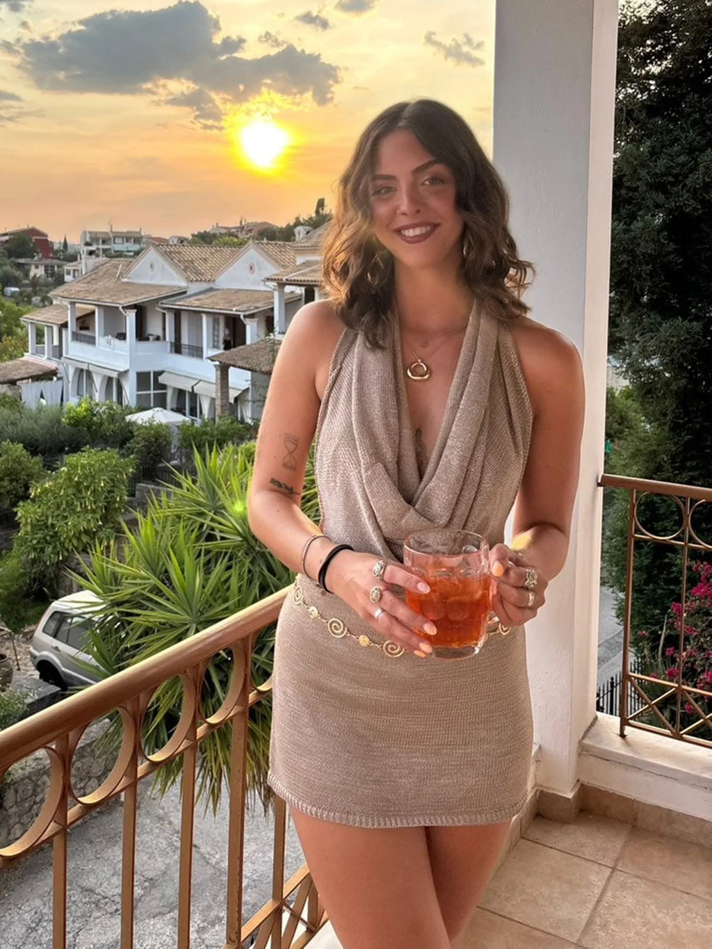 Vestido Mini de Playa con Escote en V - Espalda Descubierta