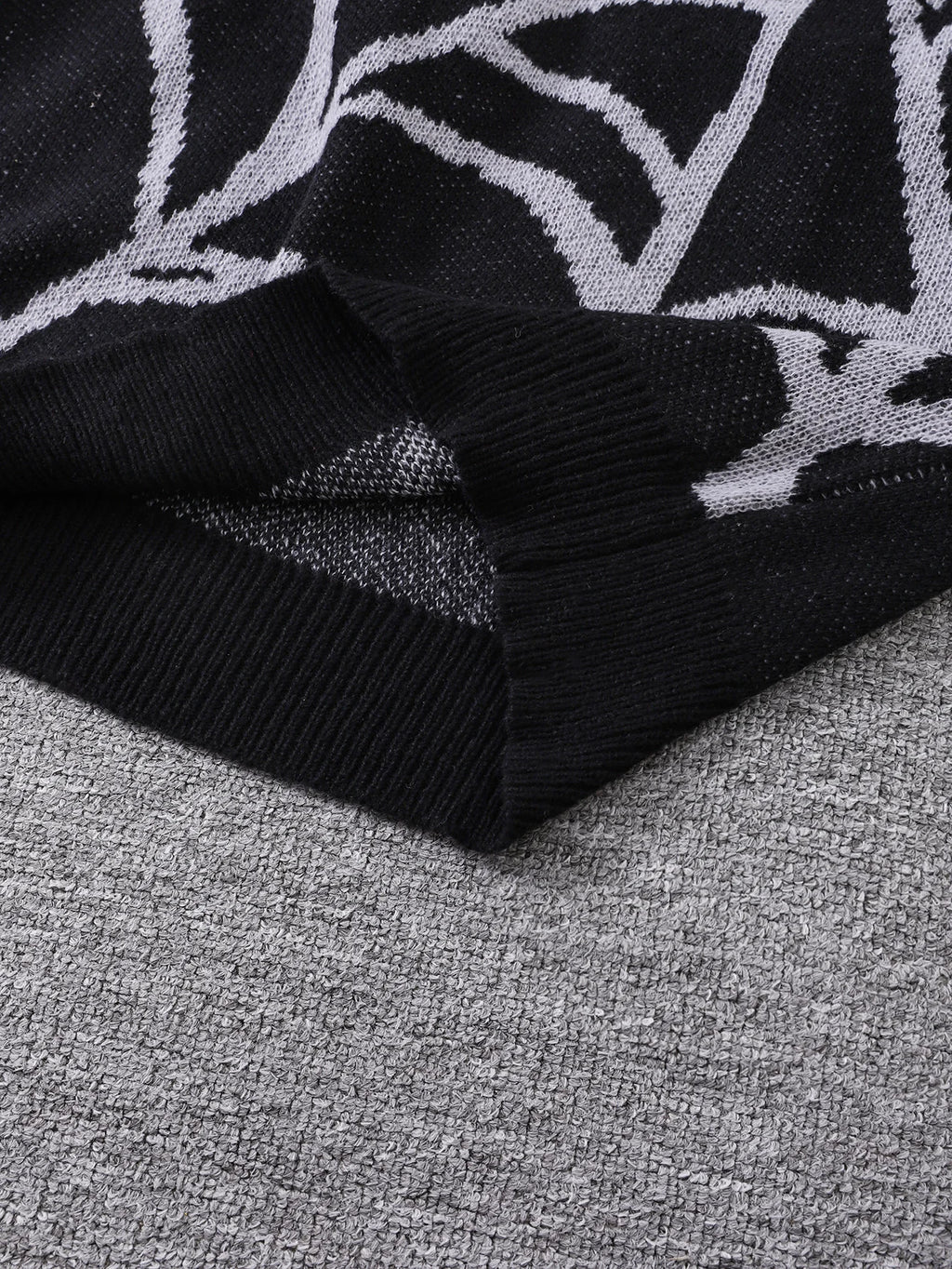 Suéter con Patrón Spider Web Jacquard - Cuello Redondo Hombre