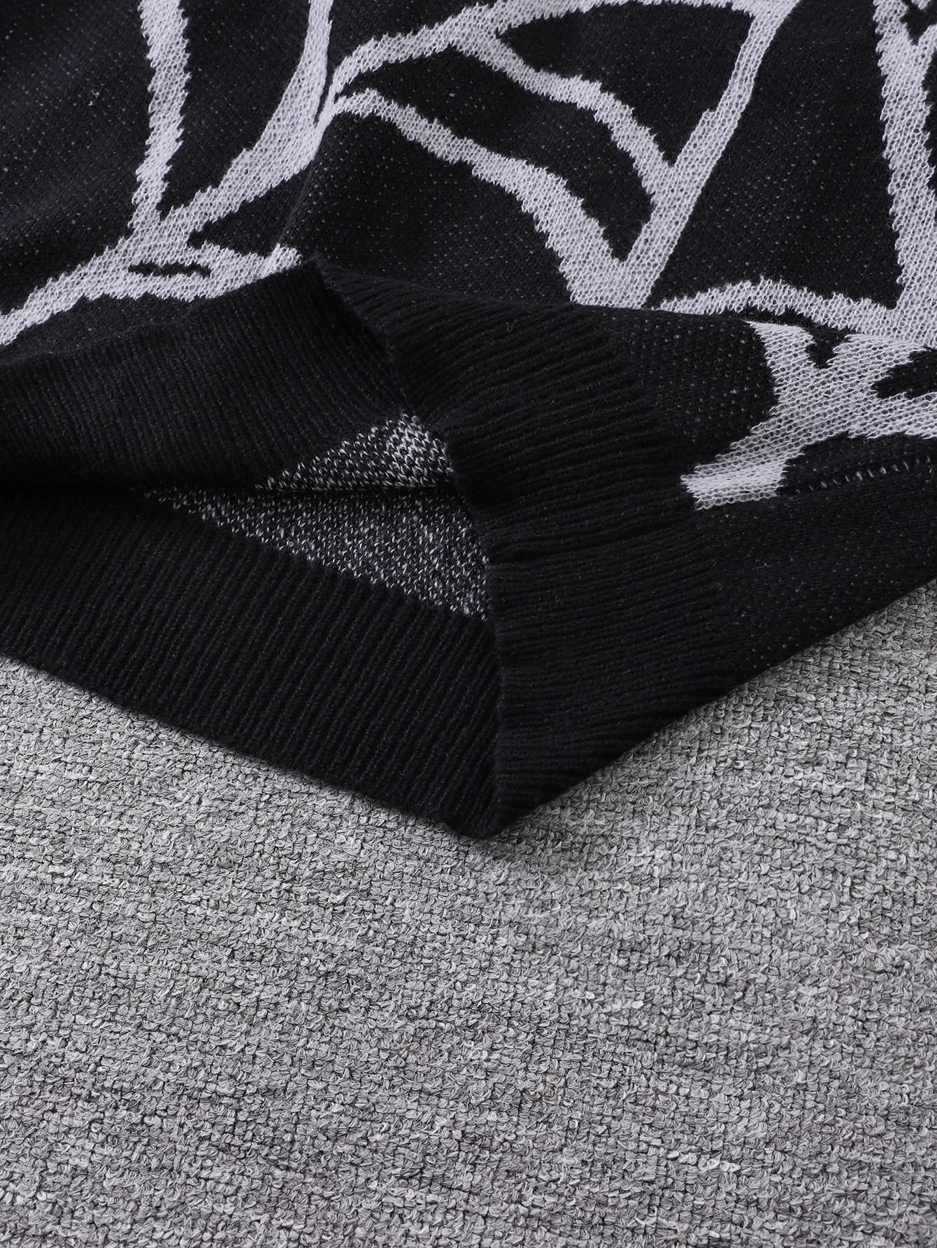 Suéter con Patrón Spider Web Jacquard - Cuello Redondo Hombre