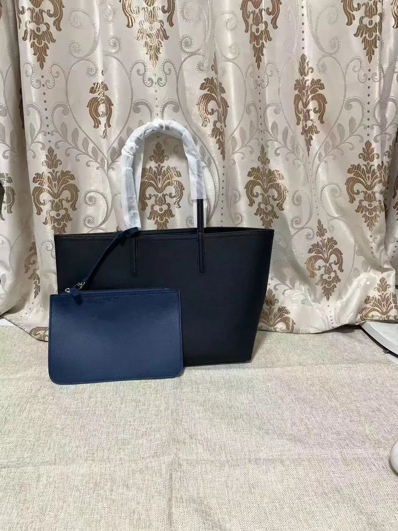 Bolso de Mano Gran Capacidad - Modelo 2025 Portátil PU